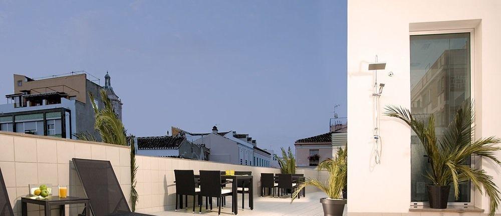 Urbanliving Fajardo Apartment Malaga Exterior photo