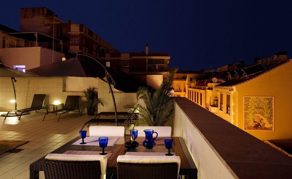 Urbanliving Fajardo Apartment Malaga Exterior photo